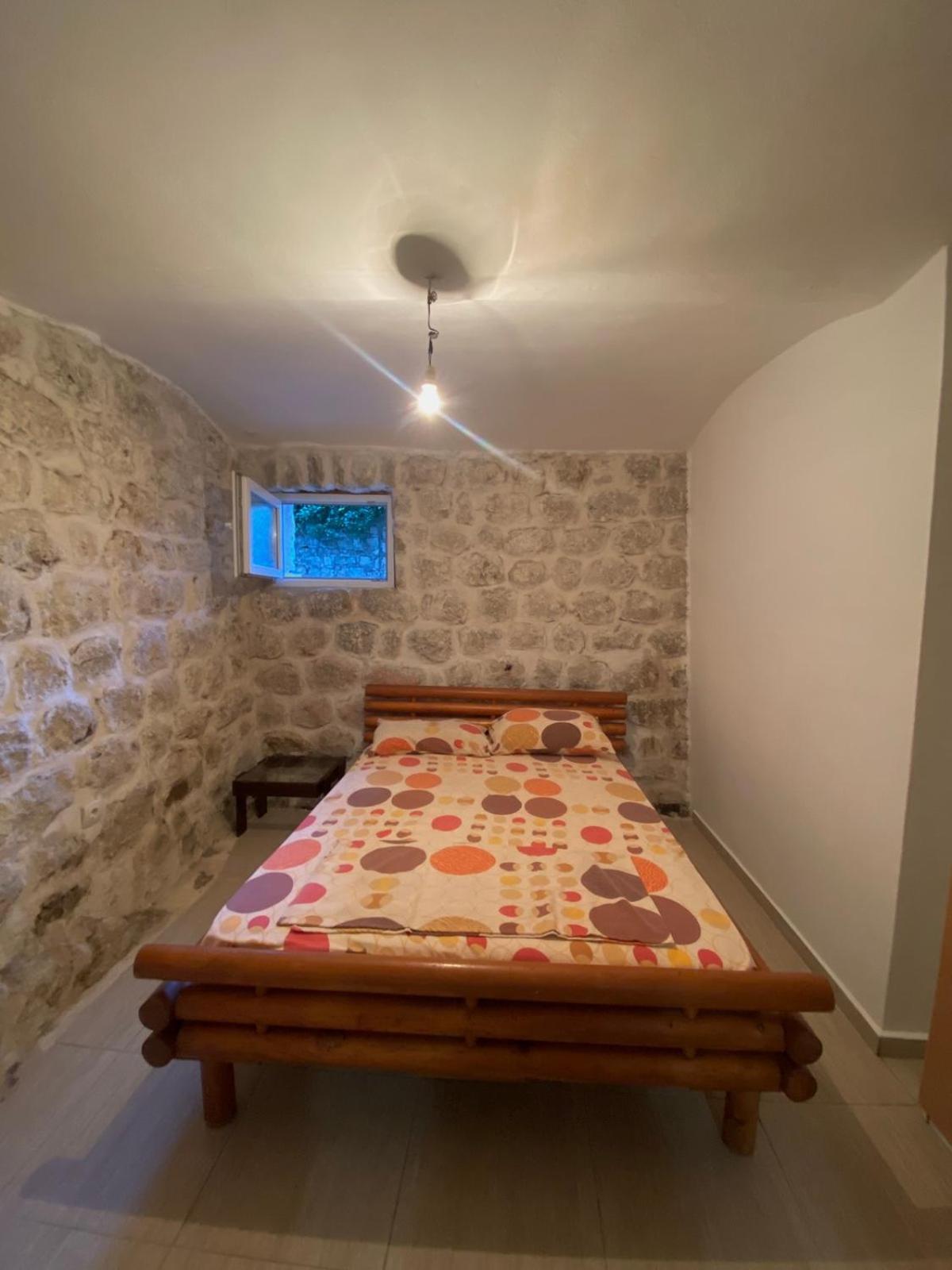 Pavle Apartmani Risan Exterior photo